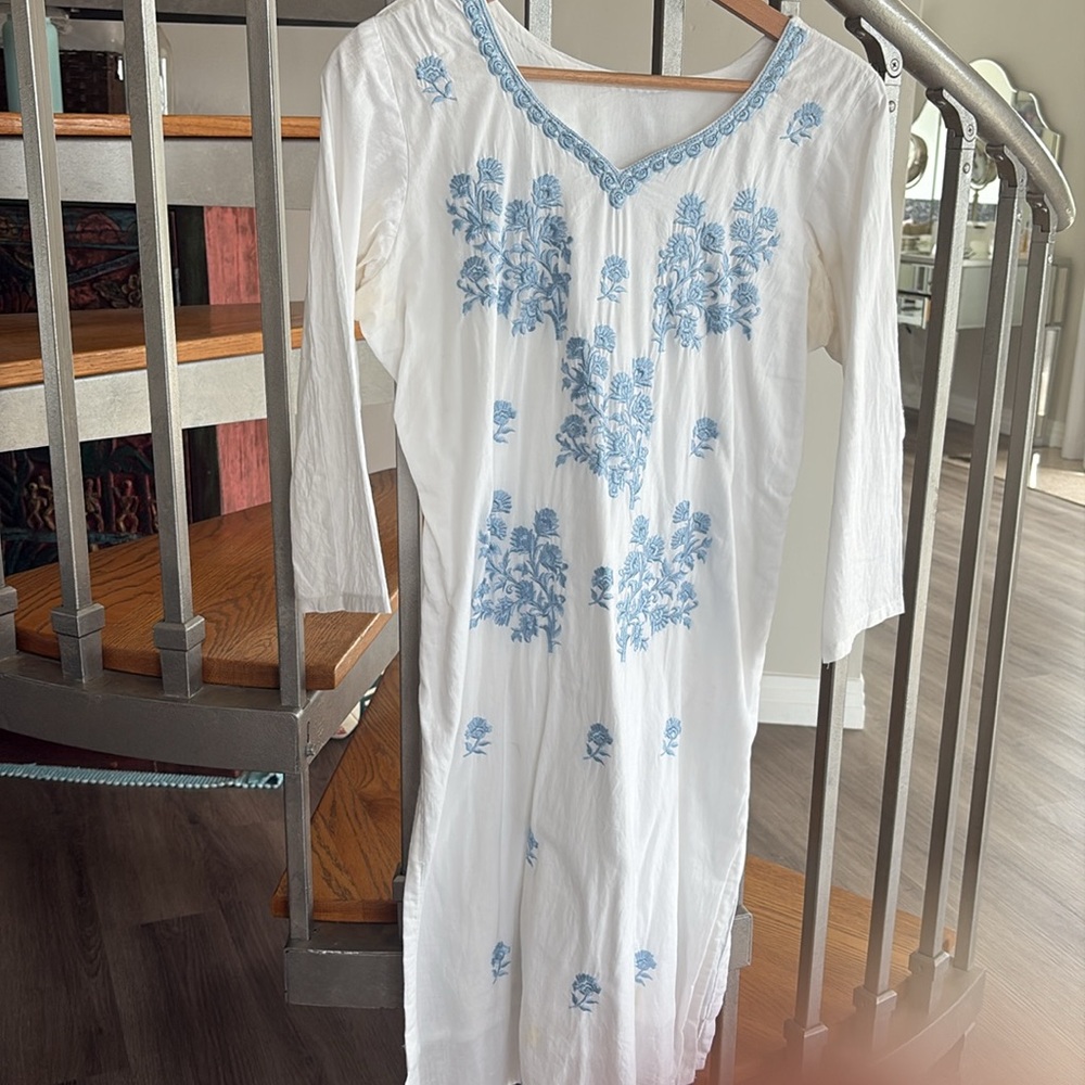 Elegant White and Blue Embroidered Long Sleeve Dress